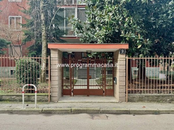 appartamento in vendita a Milano in zona Lambrate