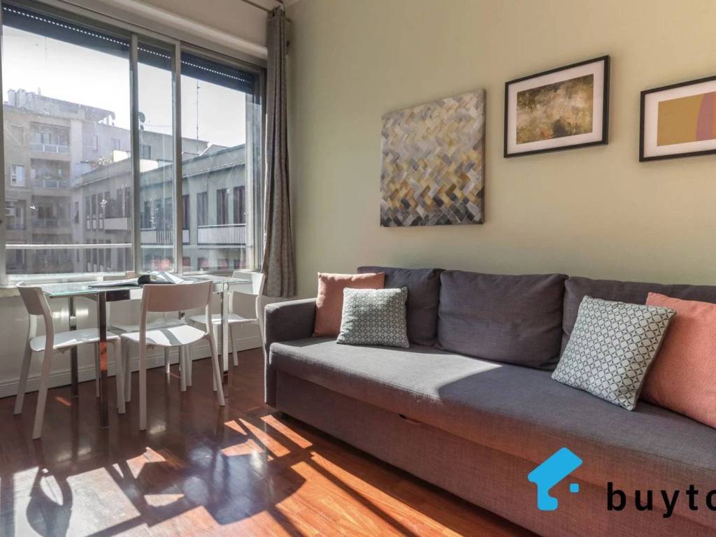 appartamento in vendita a Milano in zona Porta Nuova