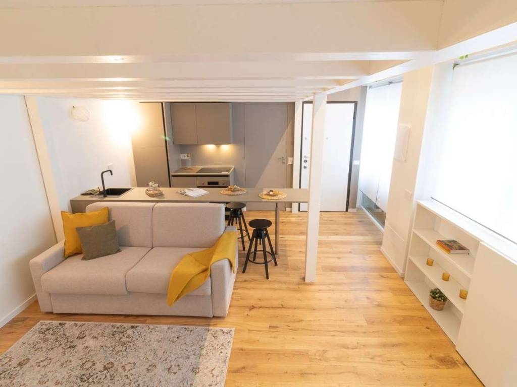 appartamento in vendita a Milano in zona Porta Ticinese