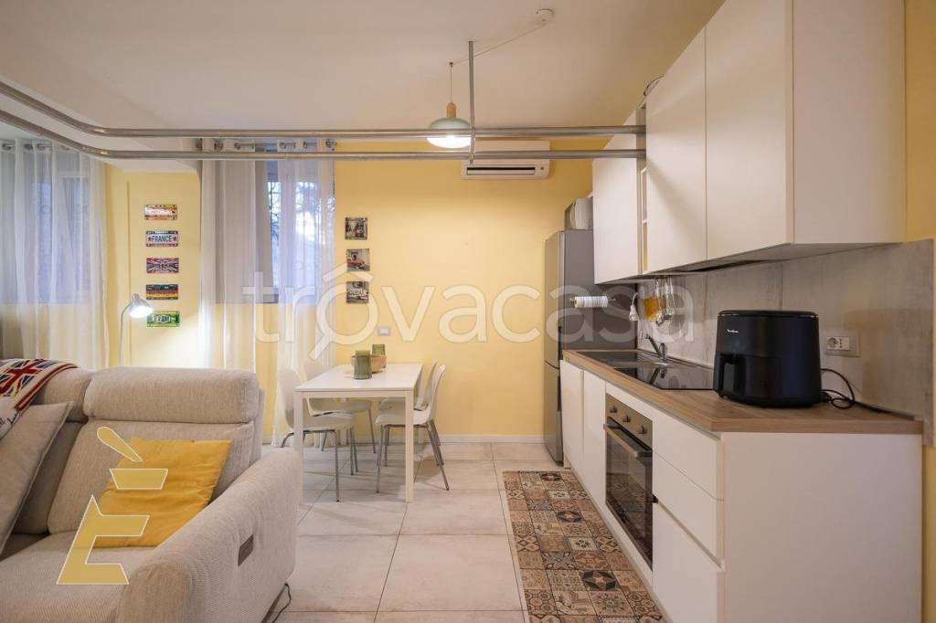 appartamento in vendita a Milano in zona Vigentino