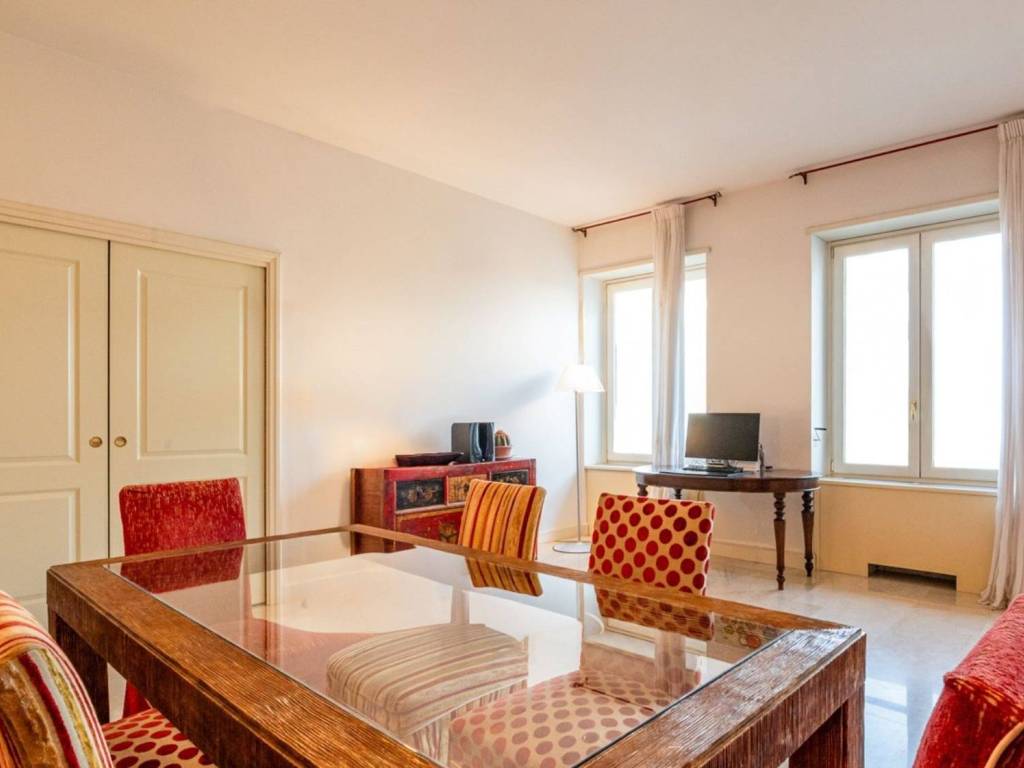 appartamento in vendita a Milano in zona Guastalla