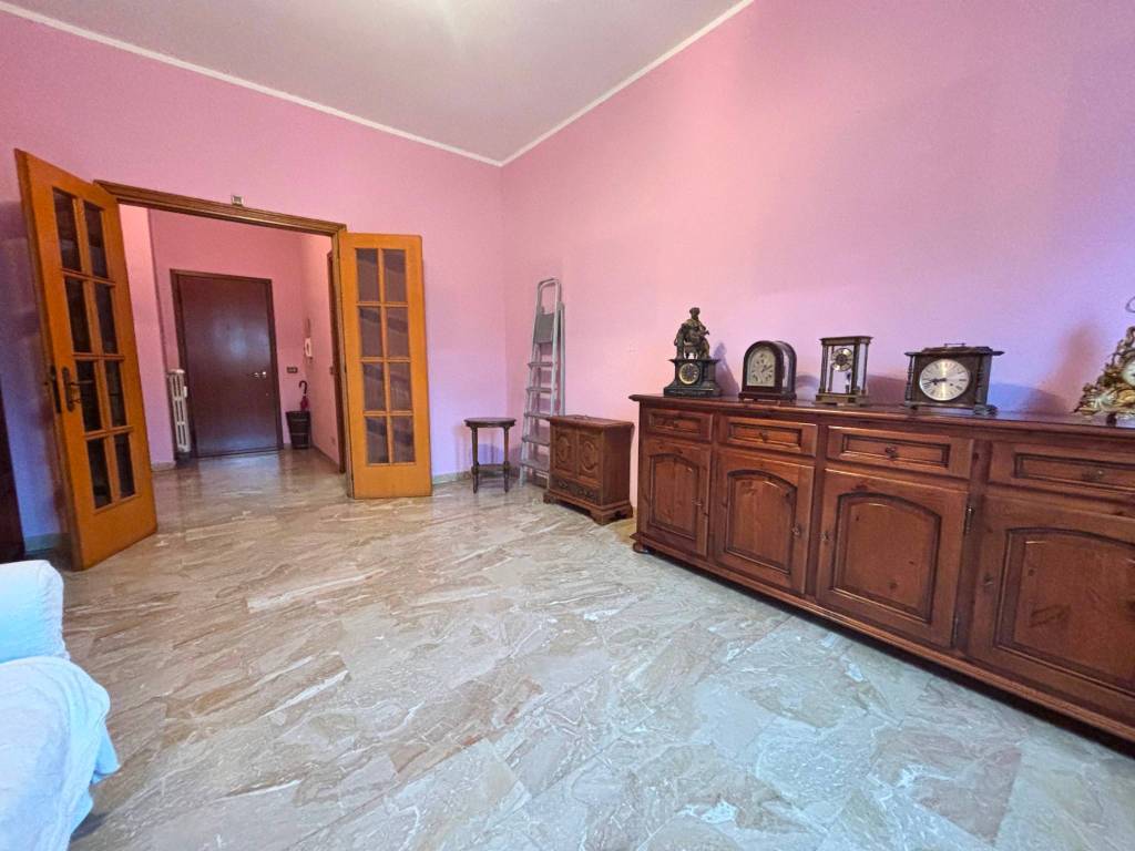 appartamento in vendita a Milano in zona Baggio