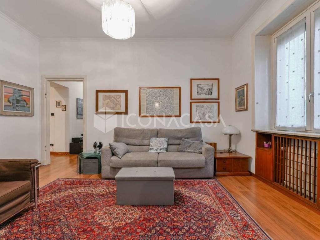 appartamento in vendita a Milano in zona Guastalla