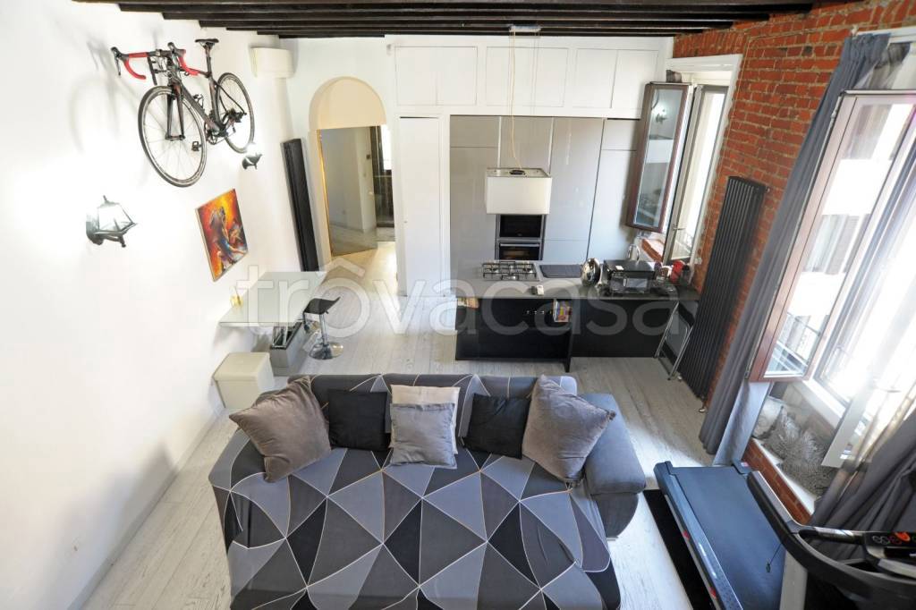 appartamento in vendita a Milano in zona Isola