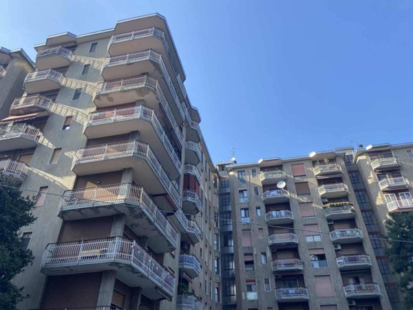 appartamento in vendita a Milano in zona Barona