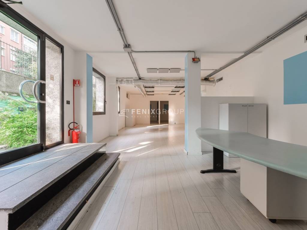 ufficio in vendita a Milano in zona Città Studi