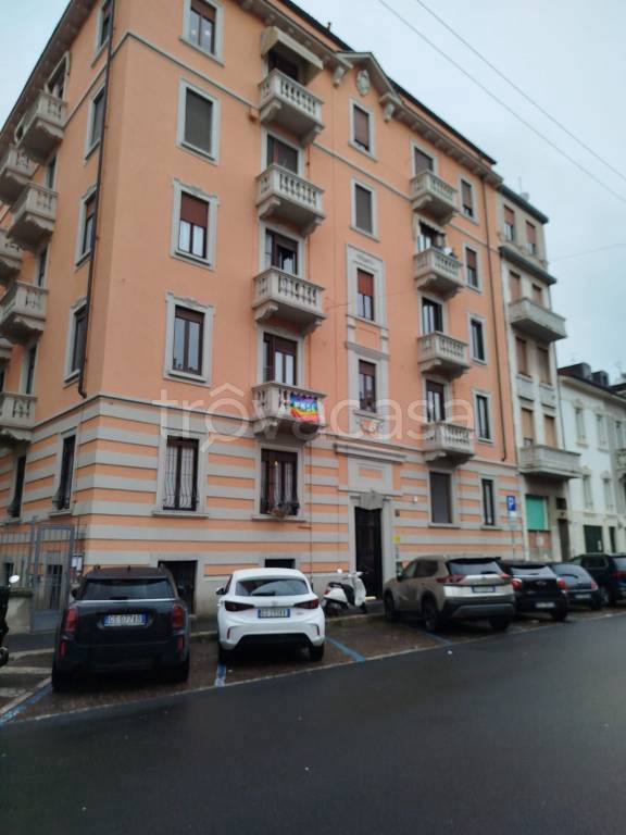 appartamento in vendita a Milano in zona Città Studi