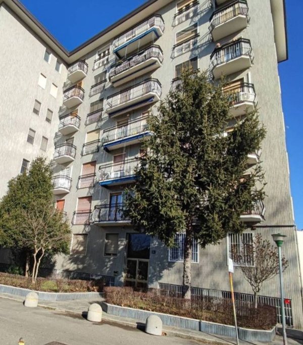 appartamento in vendita a Milano in zona Corvetto