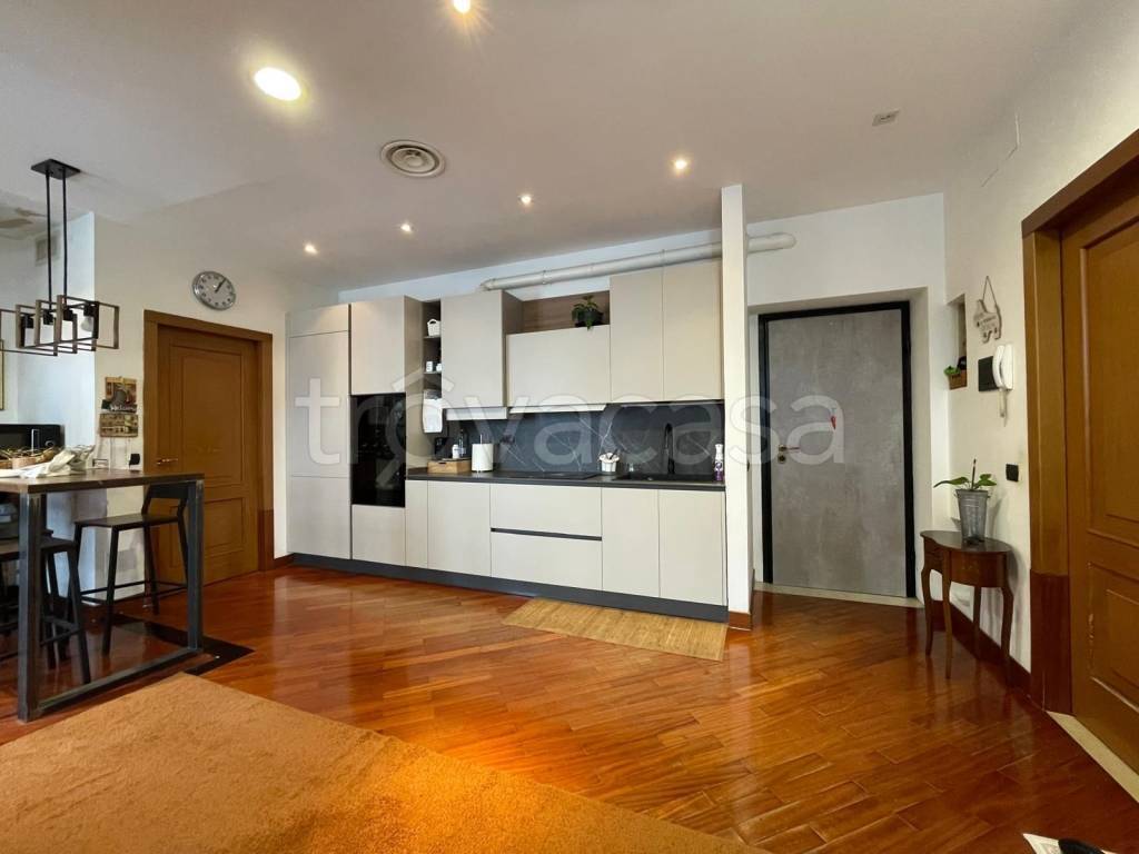 appartamento in vendita a Milano in zona Isola