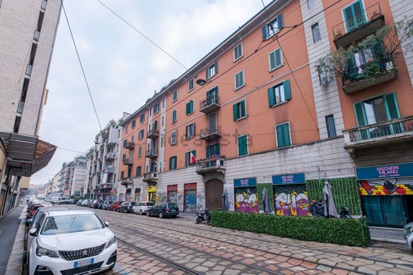 appartamento in vendita a Milano in zona Porta Genova