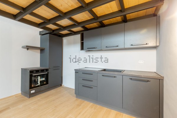 appartamento in vendita a Milano in zona Barona