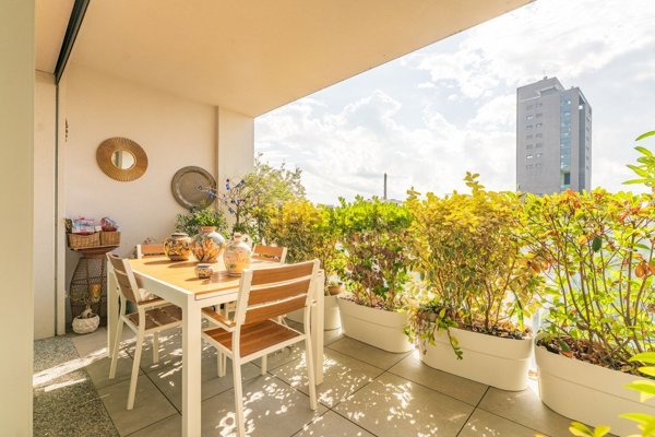 appartamento in vendita a Milano in zona Lorenteggio