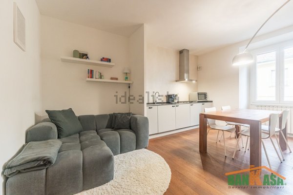 appartamento in vendita a Milano in zona Porta Nuova