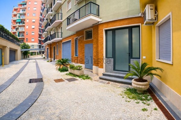 appartamento in vendita a Milano in zona Bocconi