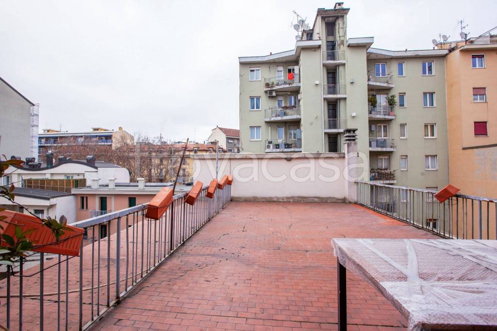 appartamento in vendita a Milano in zona Sempione