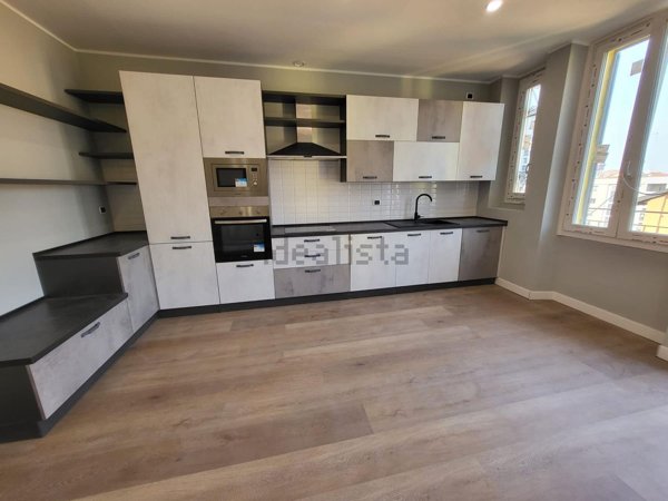 appartamento in vendita a Milano in zona Dergano