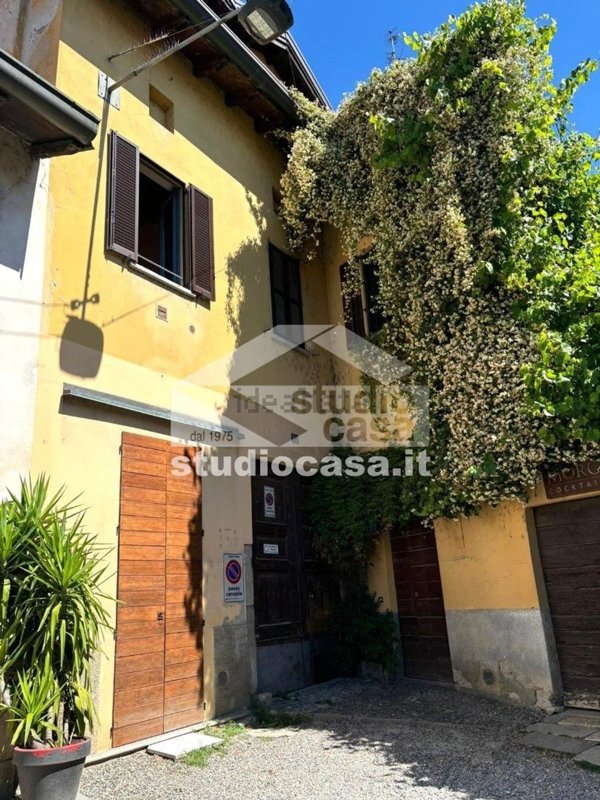 appartamento in vendita a Milano in zona Porta Genova