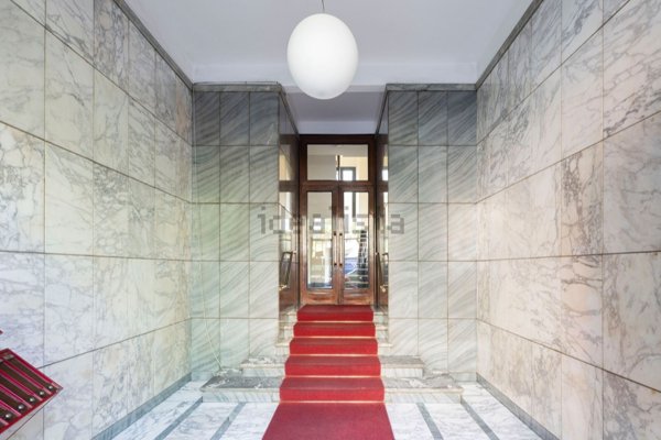 appartamento in vendita a Milano in zona Bocconi