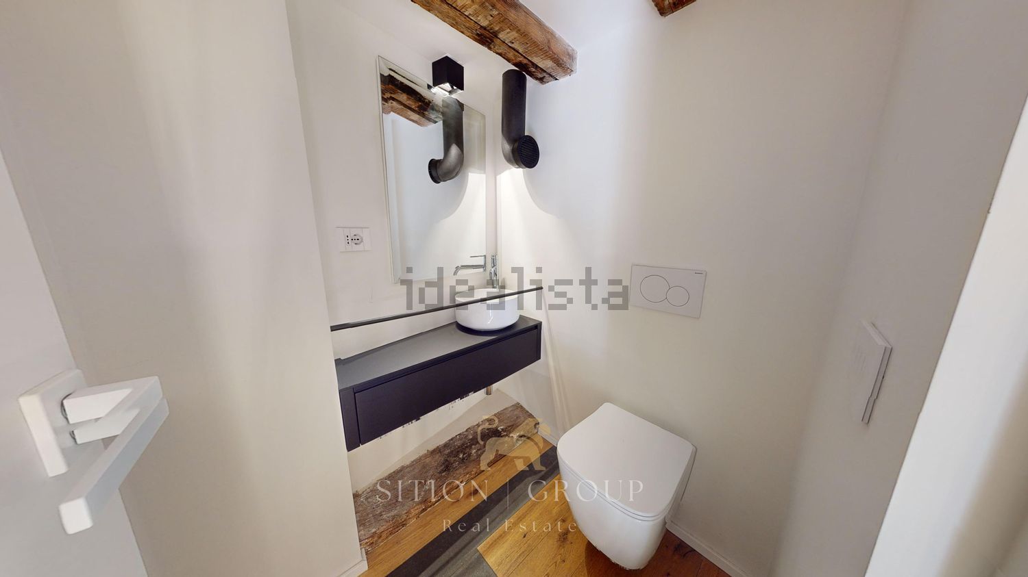 appartamento in vendita a Milano in zona Brera