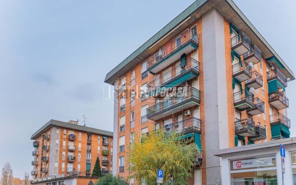 appartamento in vendita a Milano in zona Dergano