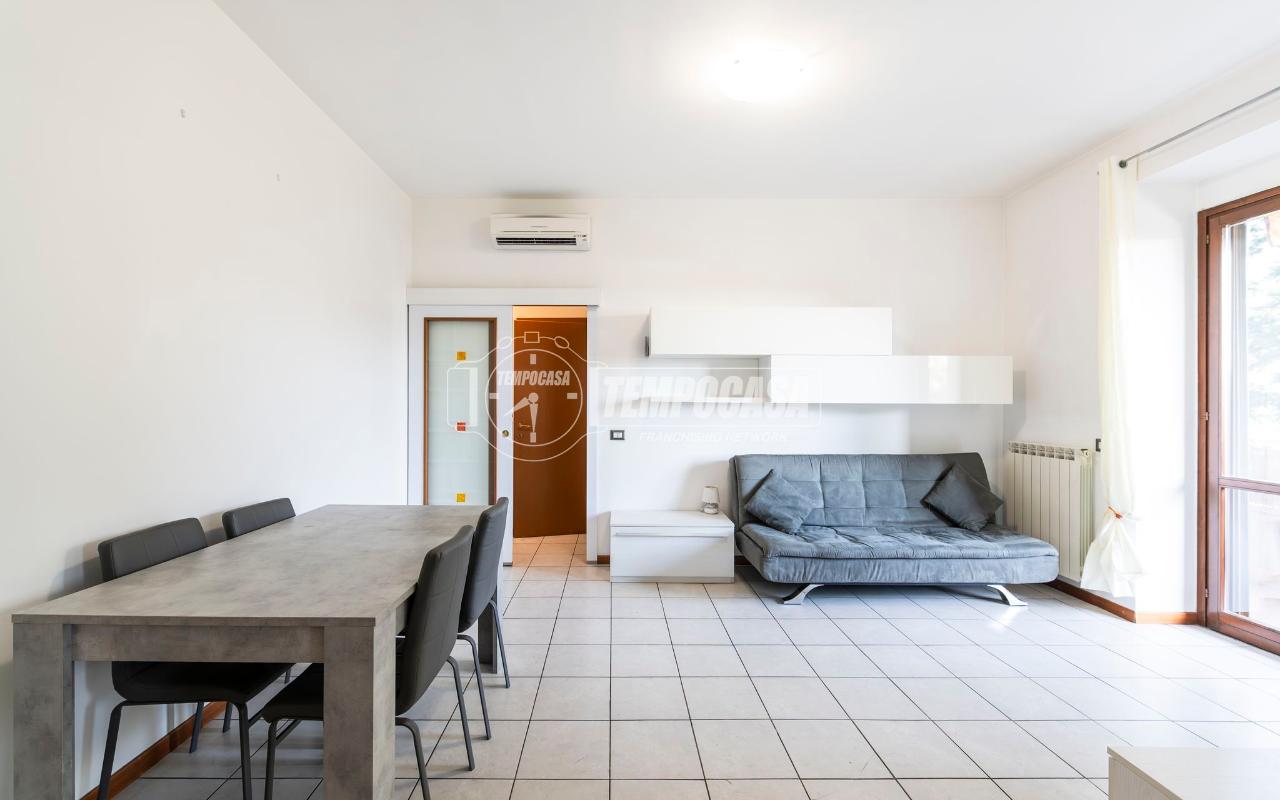 appartamento in vendita a Milano in zona Adriano