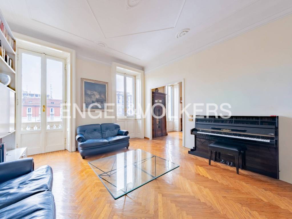 appartamento in vendita a Milano in zona Sempione