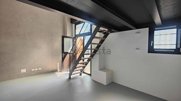 appartamento in vendita a Milano in zona Porta Vittoria