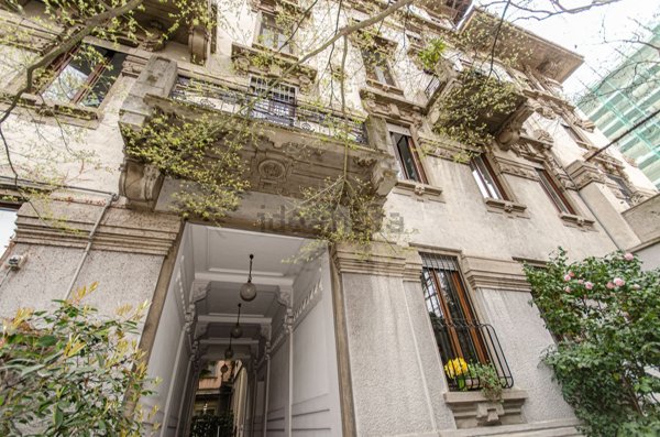 appartamento in vendita a Milano in zona Sempione