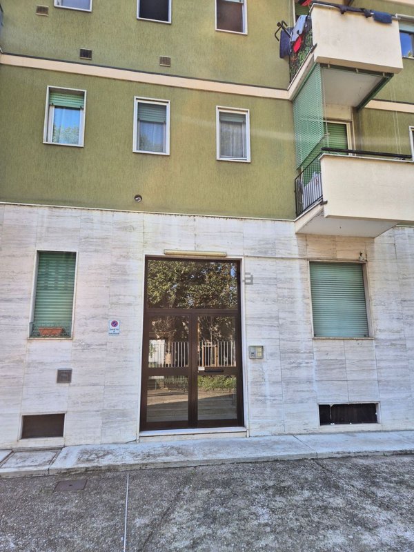 appartamento in vendita a Milano in zona Baggio