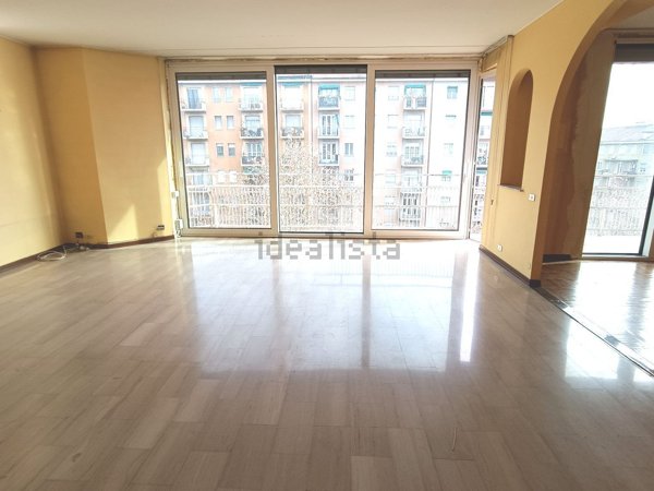 appartamento in vendita a Milano in zona Cinque Giornate