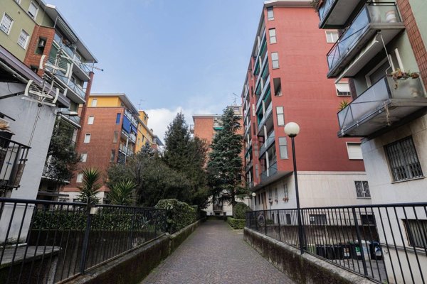 appartamento in vendita a Milano in zona Crescenzago