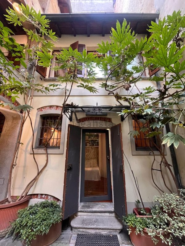 appartamento in vendita a Milano in zona Porta Ticinese