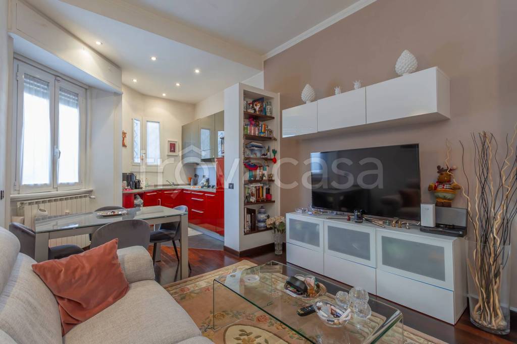 appartamento in vendita a Milano in zona Cadorna