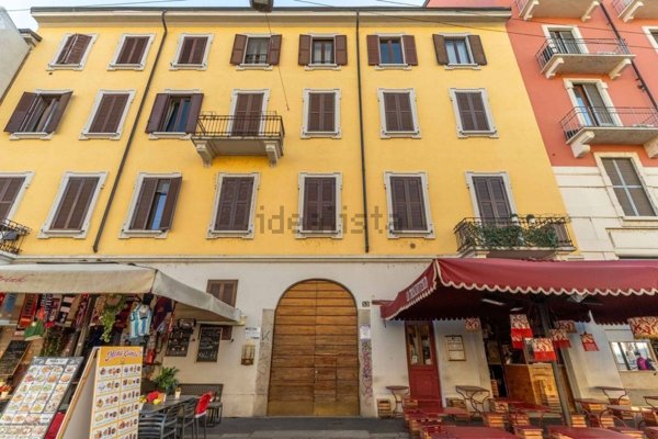 appartamento in vendita a Milano in zona Porta Genova