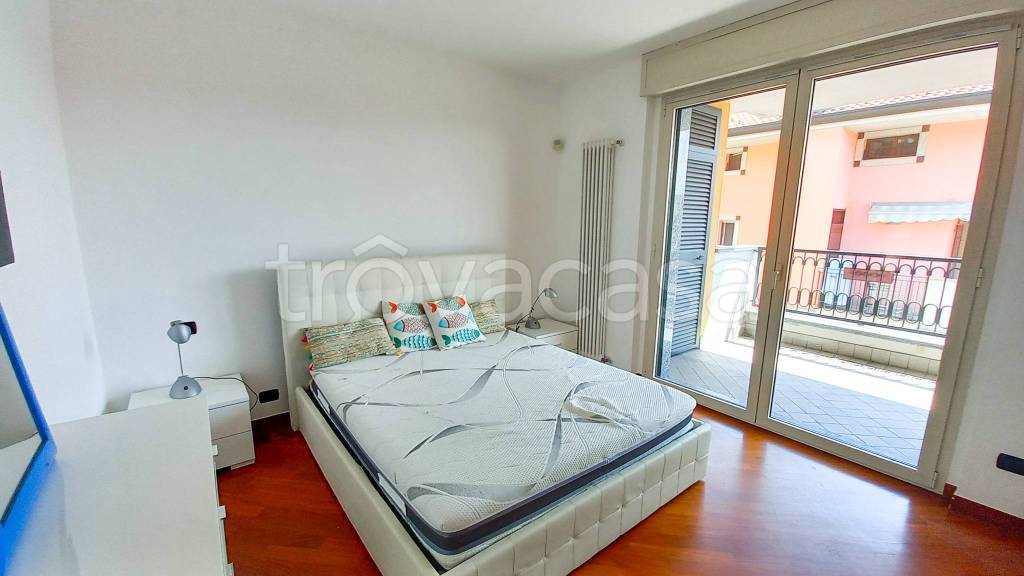 appartamento in vendita a Milano in zona Baggio