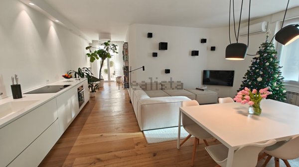 appartamento in vendita a Milano in zona Isola