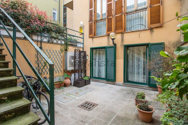 appartamento in vendita a Milano in zona Porta Genova