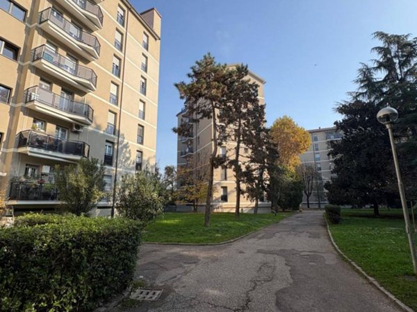 appartamento in vendita a Milano in zona Forlanini