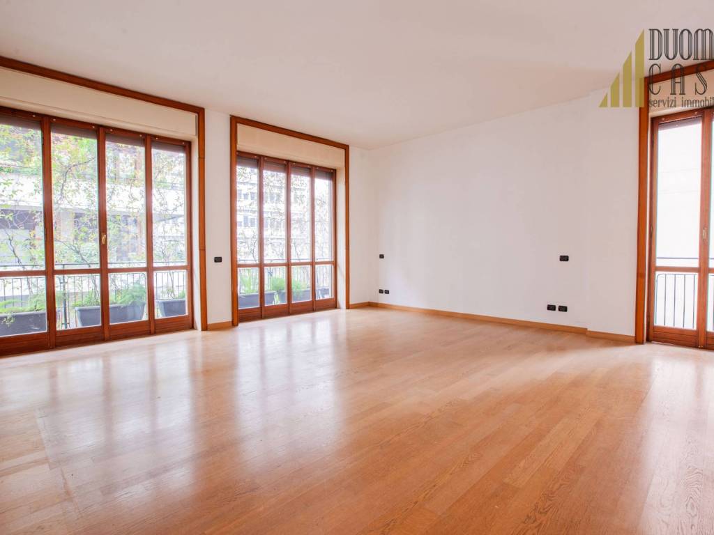 appartamento in vendita a Milano in zona Sant'Ambrogio