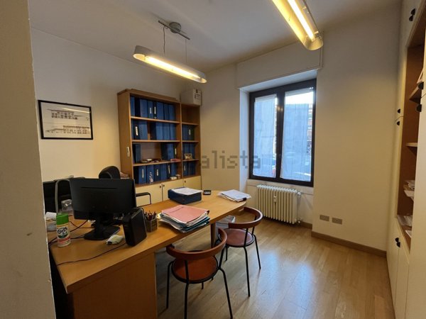 appartamento in vendita a Milano in zona Baggio