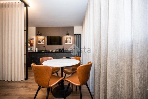 appartamento in vendita a Milano in zona Piazzale Lodi