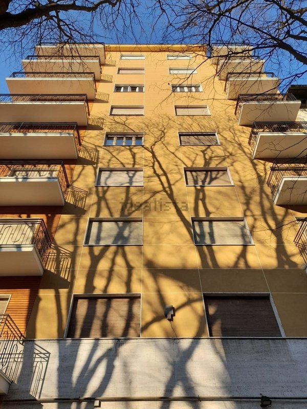 appartamento in vendita a Milano in zona Cinque Giornate