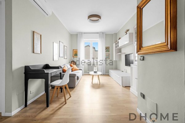 appartamento in vendita a Milano in zona Lorenteggio