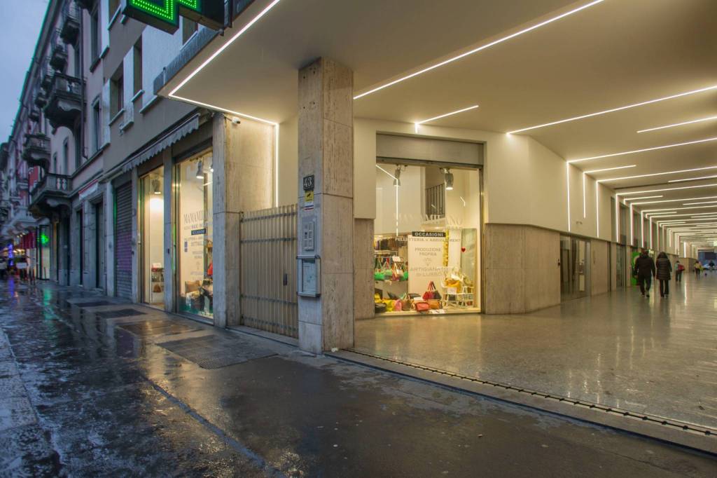 negozio in vendita a Milano in zona Centro Direzionale