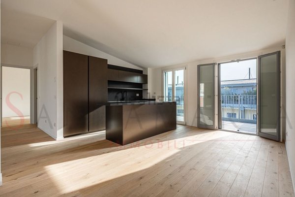 appartamento in vendita a Milano in zona XXII Marzo