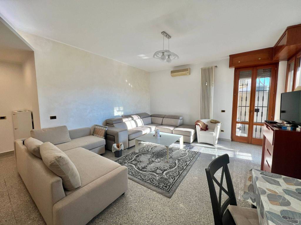 appartamento in vendita a Milano in zona Forlanini