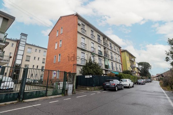 appartamento in vendita a Milano in zona Gratosoglio