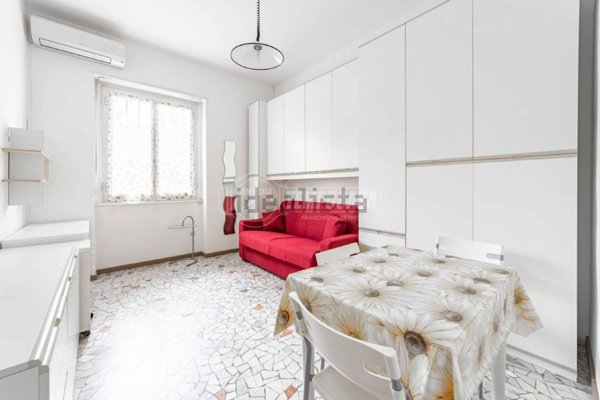 appartamento in vendita a Milano in zona Porta Genova