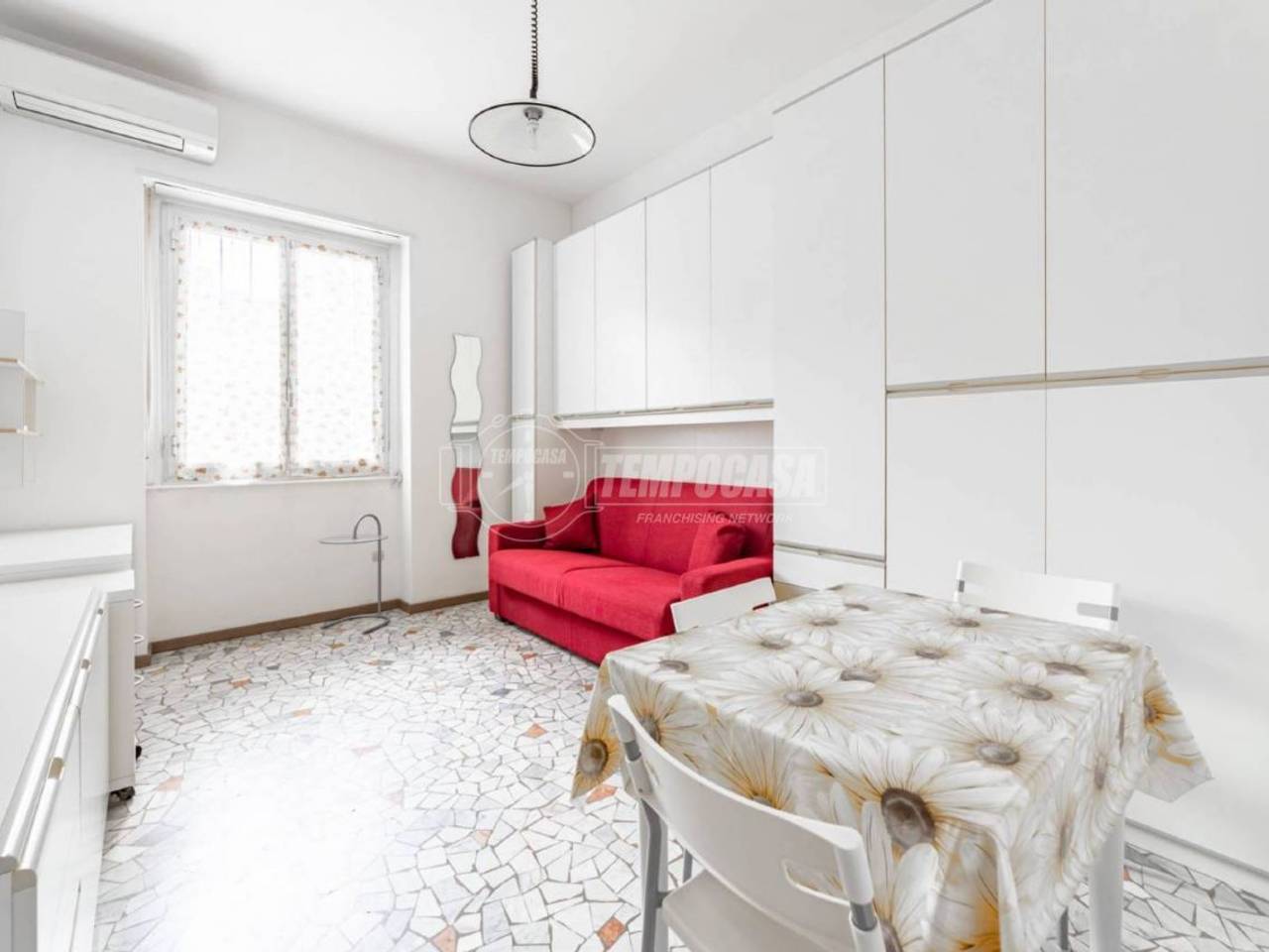 appartamento in vendita a Milano in zona Porta Genova