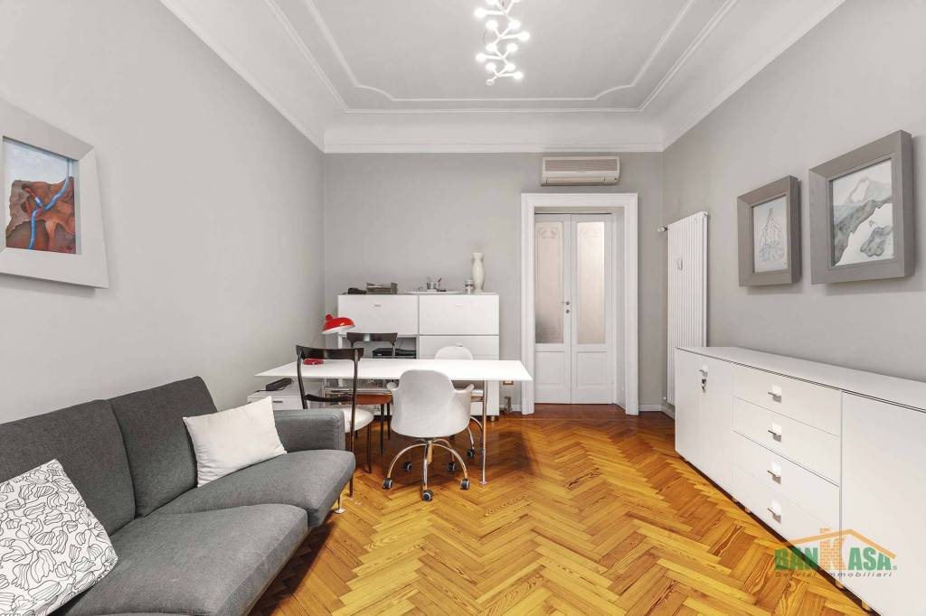 appartamento in vendita a Milano in zona Centro Direzionale